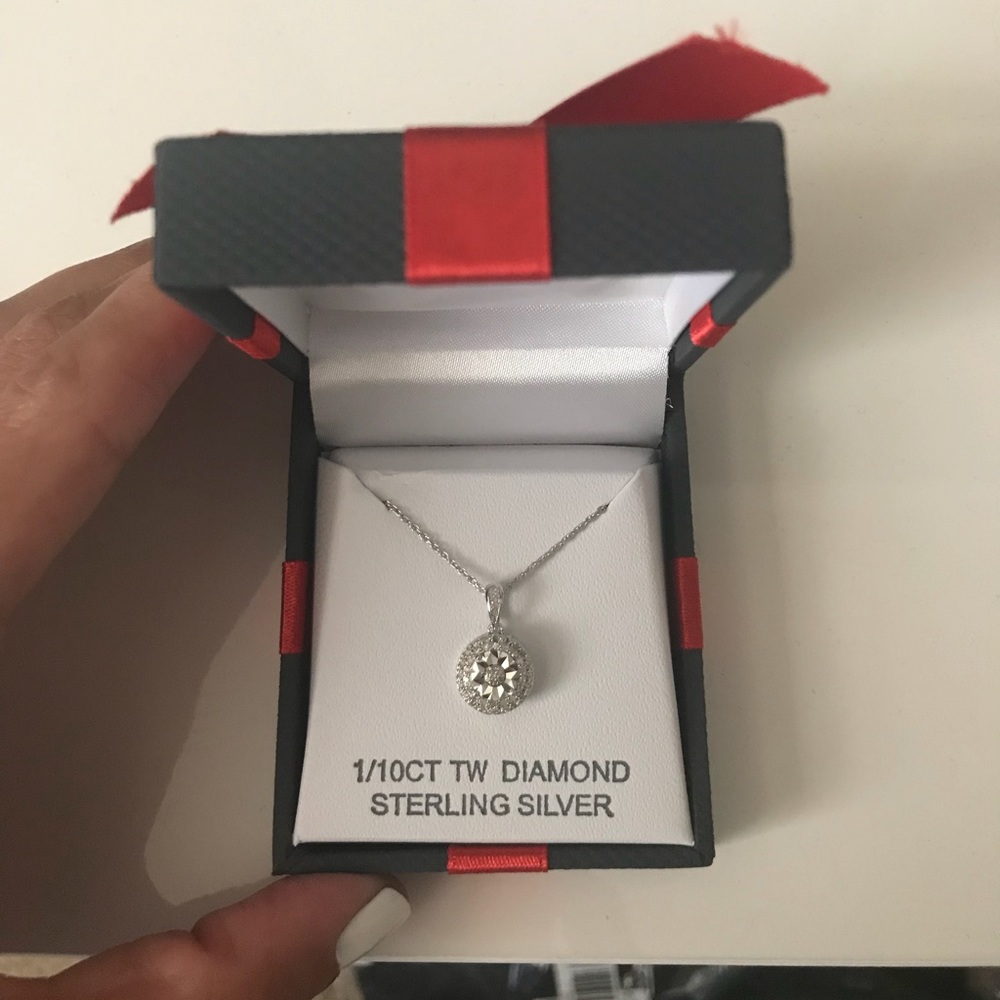 NWT 1/10 TW Sterling Silver Necklace With Diamond
